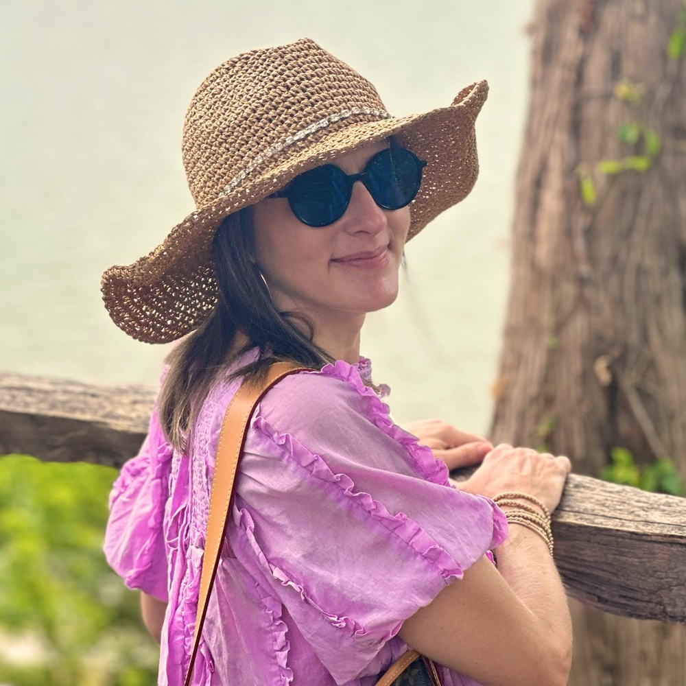 Meet your Posher, Lee